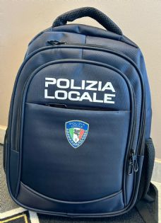 ZAINETTO POLIZIA LOCALE MOD. PEGASO IMBOTTITO CON STEMMA E SCRITTA STAMPATE.  FORMATO CM. 44 X 25 X 32,5.